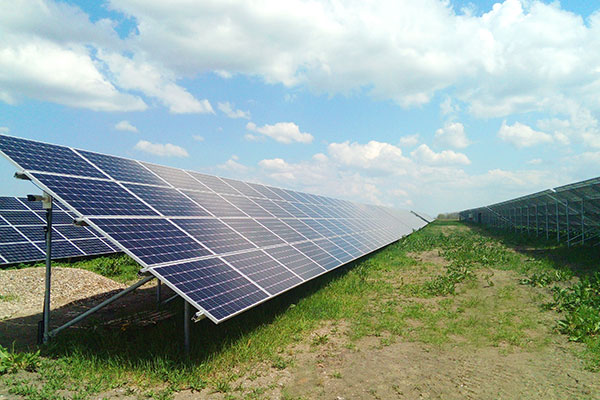 Hungary PV Plant Model: SRP-300-6MB Location: Újszalonta, Hungary Size: 1.3 MW